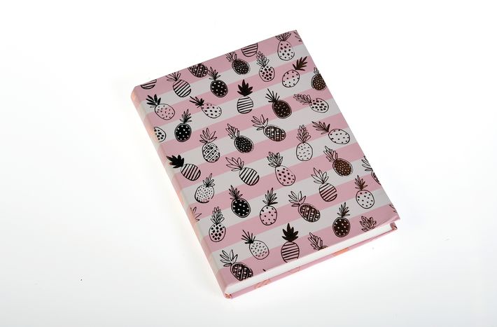 Libreta rosada, de TJ Max.