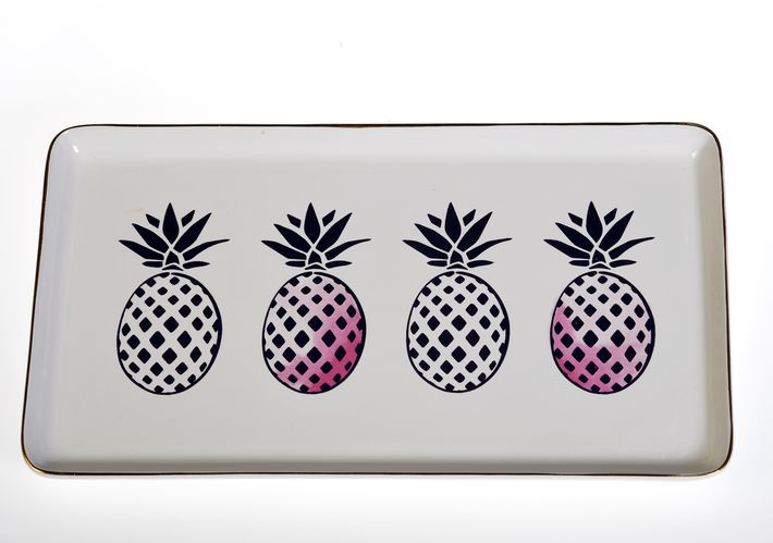 Bandeja blanca rectangular, de Marshalls. (André Kang)