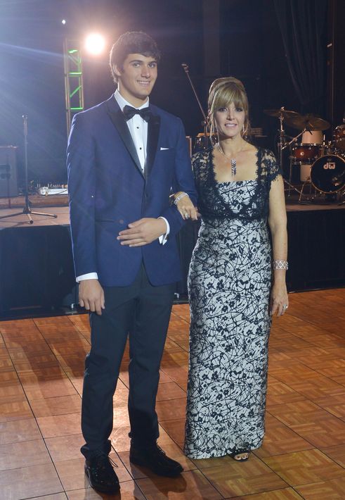 Michael Trautmann y Ana Rodríguez, en el Prom Night de Robinson School en el hotel Caribe Hilton.