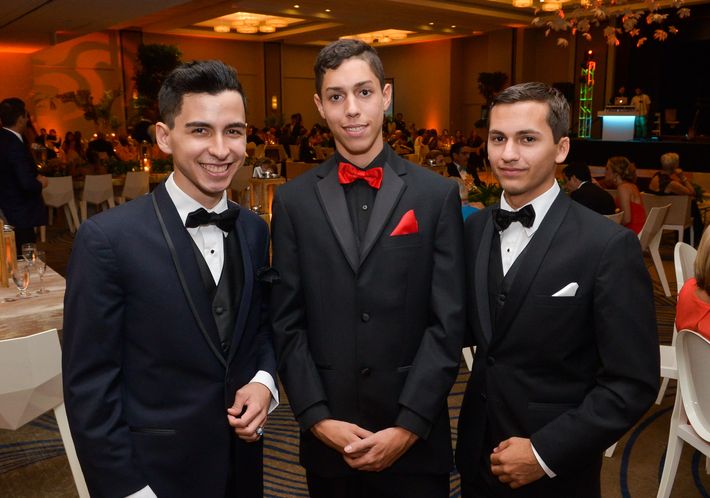 Juan Rivera, Mario Cardona y José Ramírez, en el Prom Night de Robinson School en el hotel Caribe Hilton.