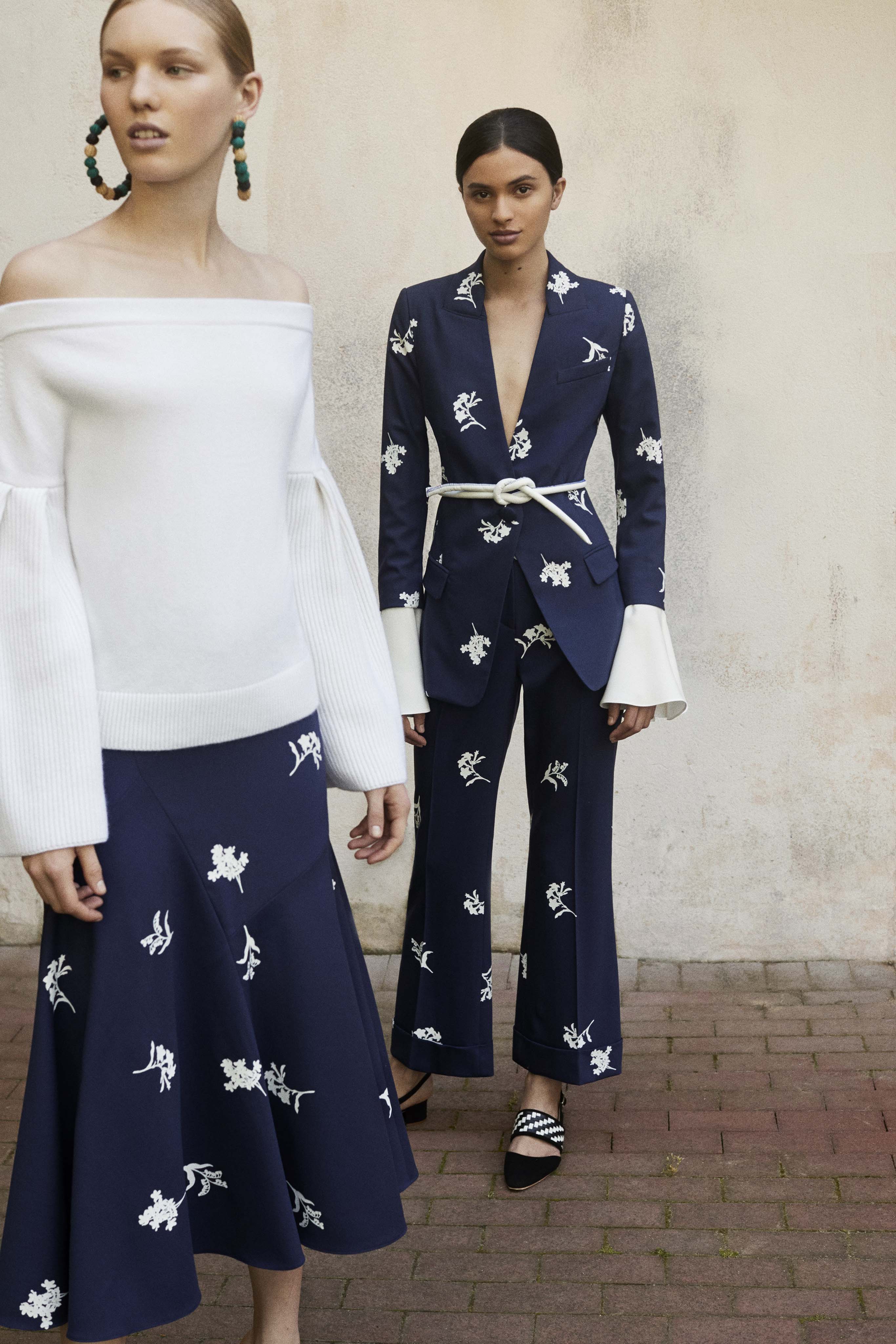 Como cabos de veleros, los lazos de Carolina Herrera se amarran a la cintura de la mujer. Foto: WGSN.