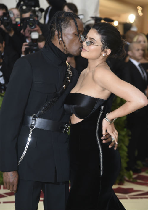 Kylie Jenner y Travis Scott (AP)