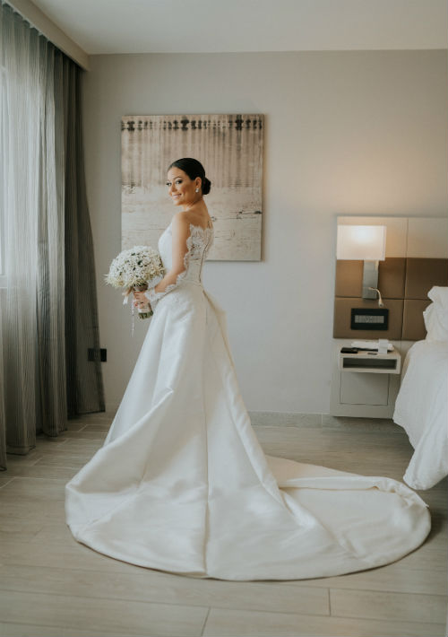 Vestido de la novia: Pronovias Barcelona de D'Royal Bride. (Suministrada)