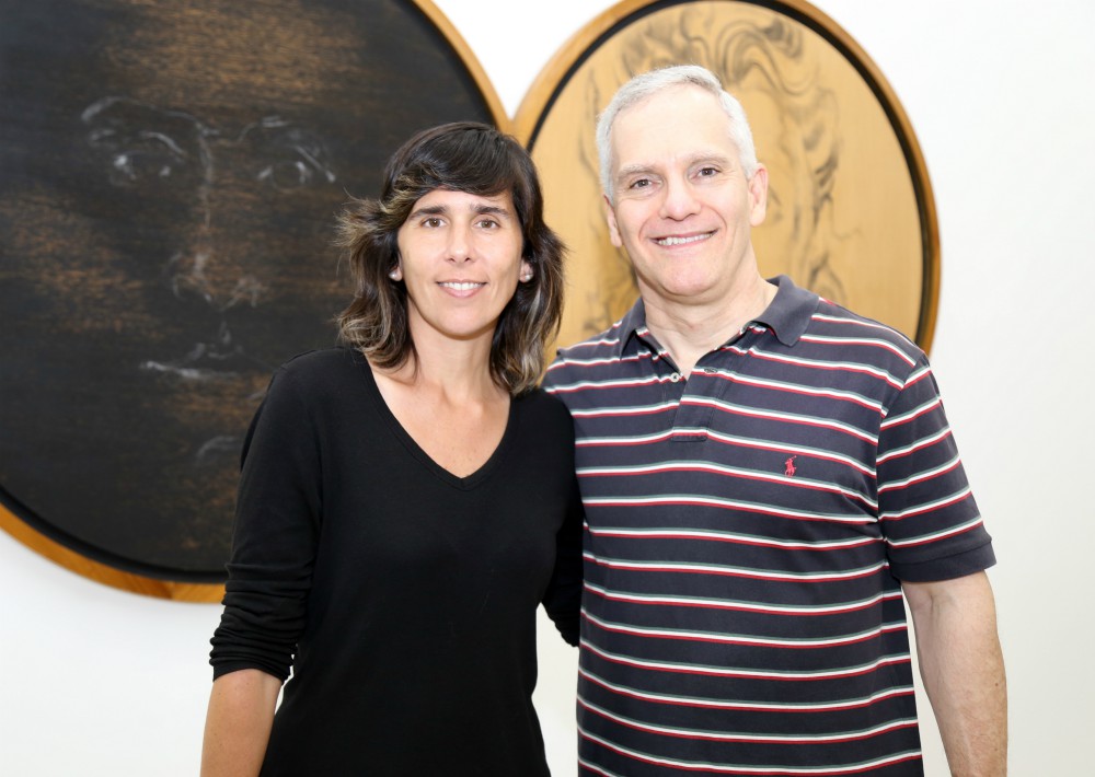 La velada también sirvió para celebrar el cumpleaños número 80 del artista. En la foto, Rosario Fernández y Jaime Oller. (Foto Nichole Saldarriaga)