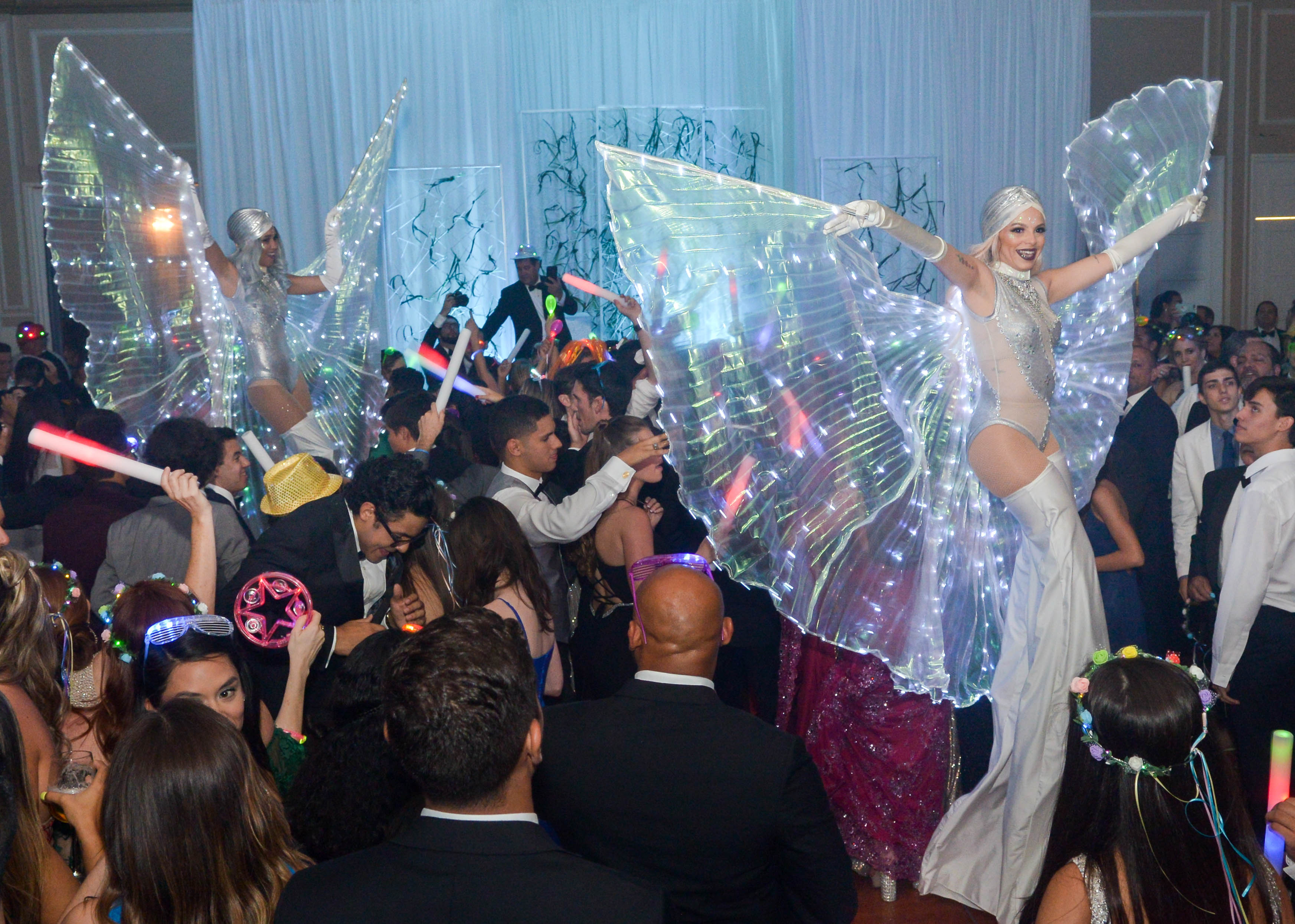 Vista del ambiente festivo carnavalesco en el Senior Prom de Robinson School en El San Juan Hotel. Foto Enid M. Salgado Mercado.
