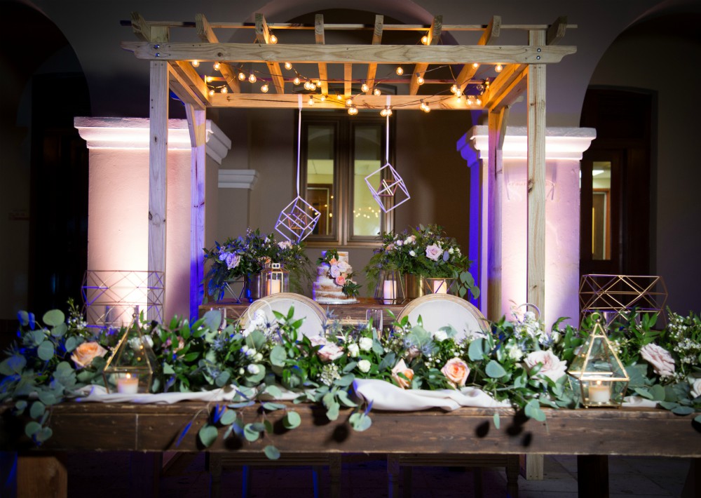 Decoración: Jat Lozano Flowers & Event Design.