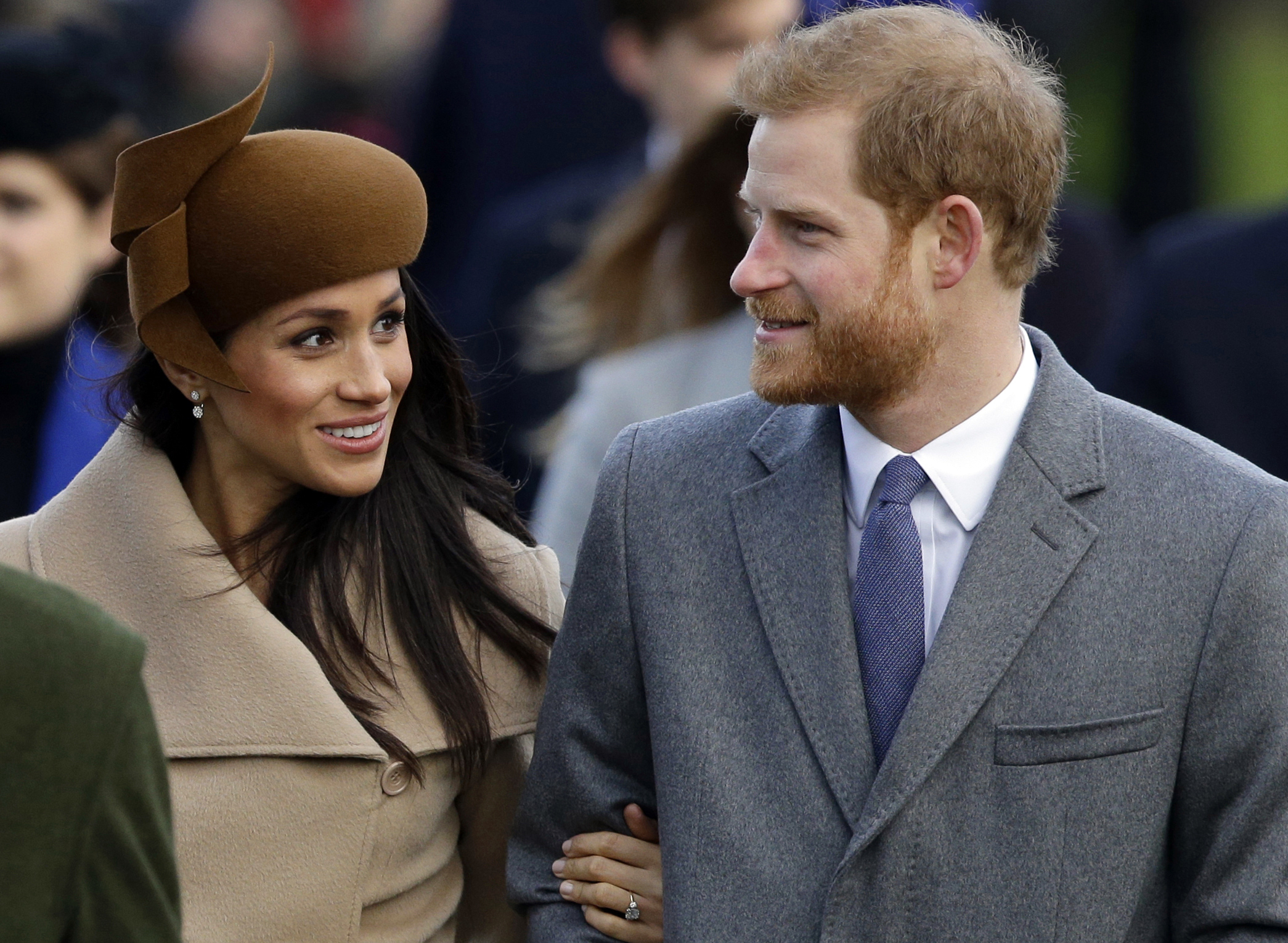 Con el anuncio de la boda llegaron las actividades oficiales en las que Meghan comenzaba a integrarse a su nuevo entorno. La primera de ellas fue el servicio religioso navideño con la reina Elizabeth II, una tradición anual de la familia real británica. (Archivo)