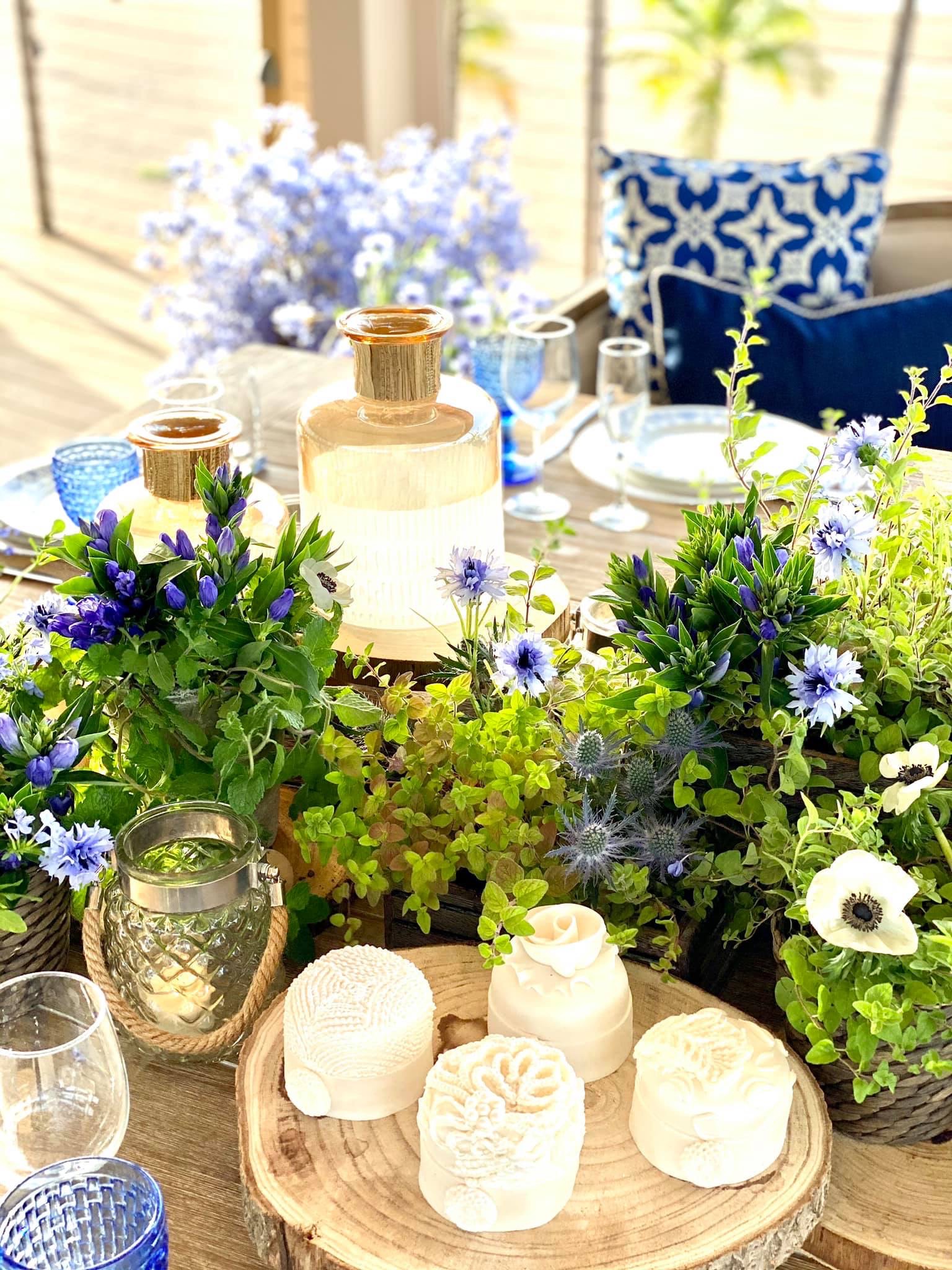 Si mantienes la paleta de colores y el estilo cohesionado en toda la decoración y detalles, parecerá más de lo que realmente es. (Raúl Arzuaga)