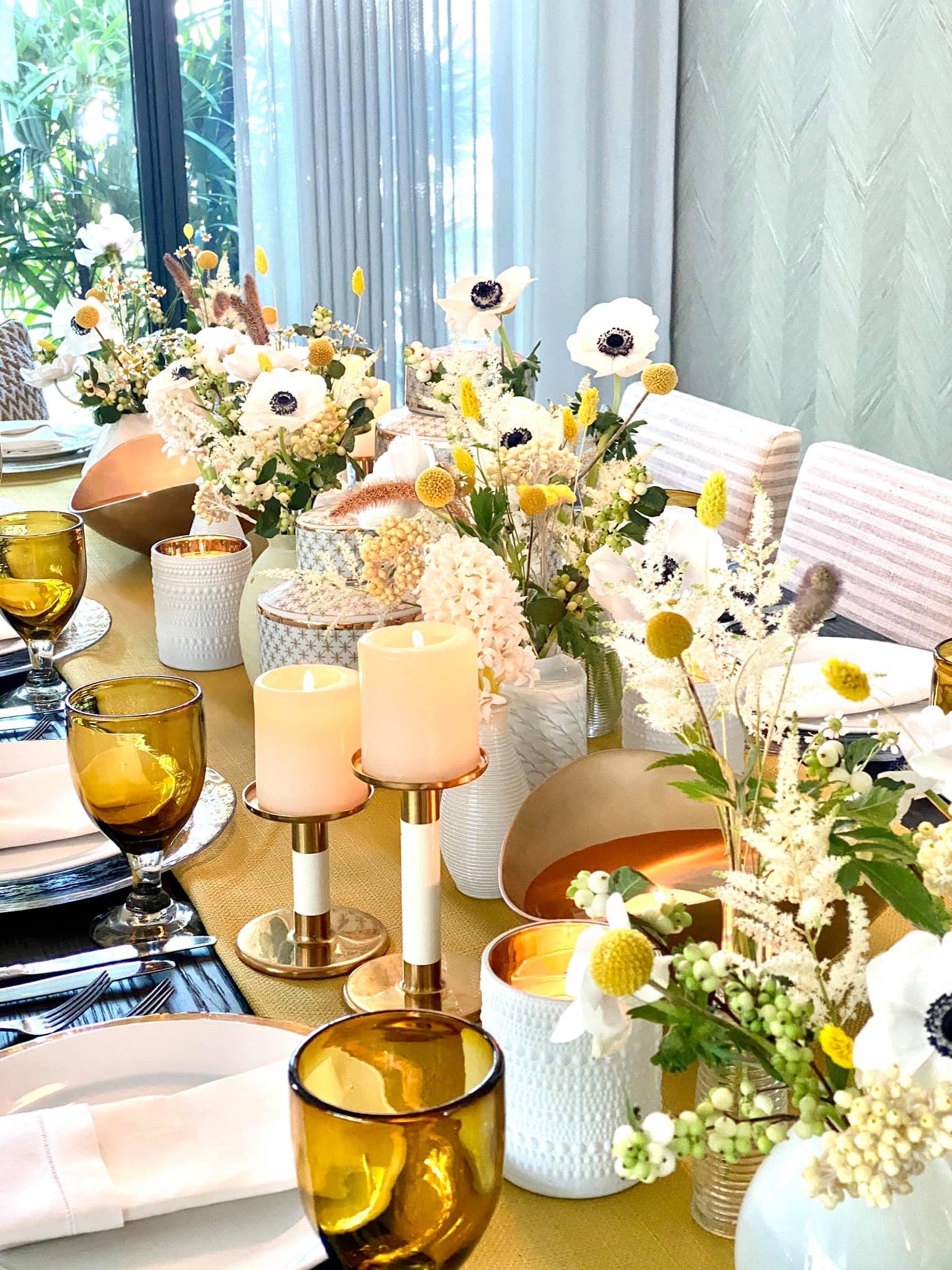 De igual forma, las parejas continúan apostando por las peonías, las anémonas, las escabiosas y las rosas. (Julio Cintrón)