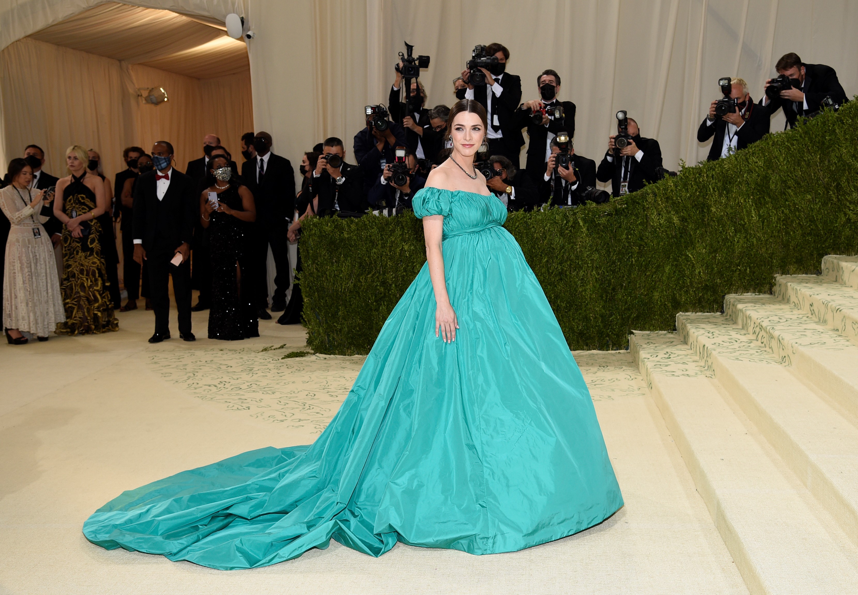 Bee Carrozzini, hija de Anna Wintour, en un vestido de Valentino. (AP)
