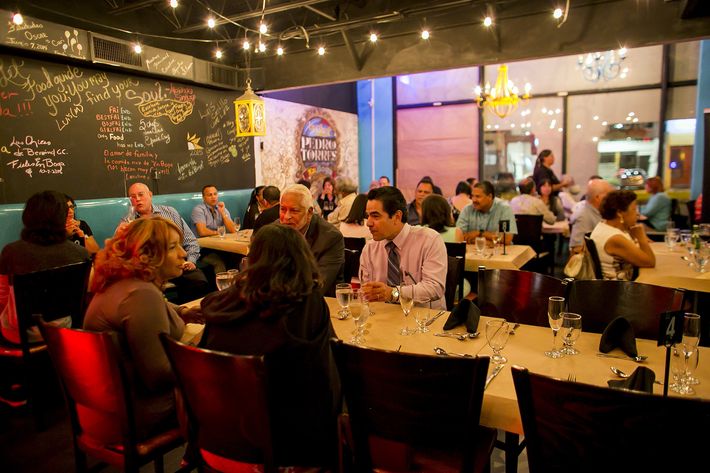 Vista del evento “Cenando con Champagne” en En Boga.