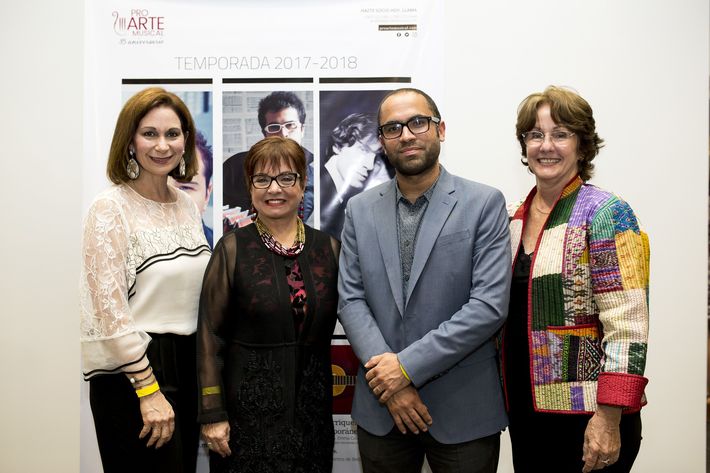 Ingrid Rivera, Mirna Rivera Cardona, Pedro Segarra y Karen Schneck. Foto Xavier García.