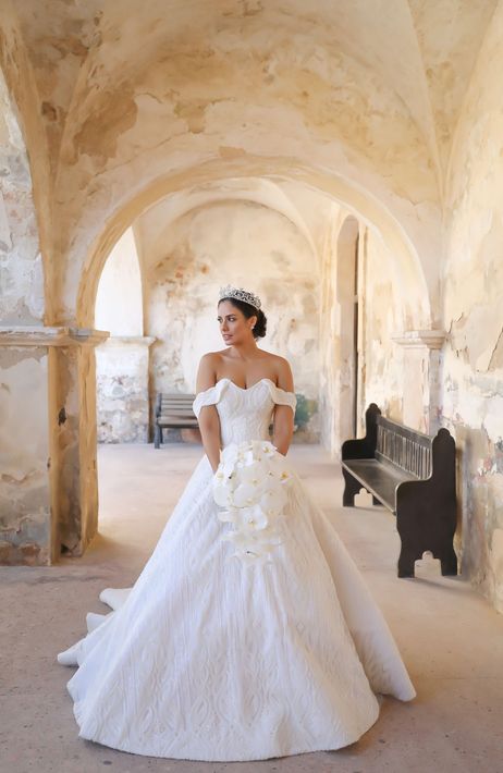 El vestido de la novia, fue un diseño de Ecliptica Atelier, con joyas de Letrán Joyeros. Fotografia: Keren Photography