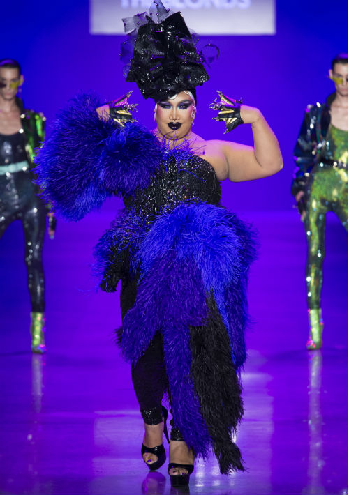 Para el maquillista y estrella de You Tube, Patrick Starrr, desfilar con un atuendo inspirado en el personaje de "Ursula" es un sueño. (WGSN).