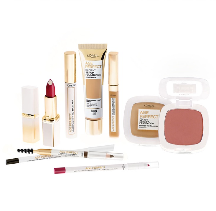 Línea de cosméticos Age Perfect de L'Oréal dirigida a atender las necesidades reales de la piel madura. Incluye desde bases con sueros hidratantes y SPF 50, hasta labiales luminosos con vitamina B5. Sus fórmulas hidratantes prometen no marcar las líneas de expresión, la cobertura ligera iguala el tono de la piel y sus sutiles toques de color ofrecen un brillo natural. Disponible en Walgreens.