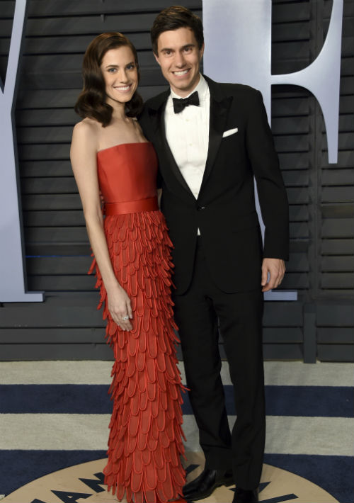 La actriz de "Get Up", Allison Williams, junto a Ricky Van Veen. (The Associated Press)