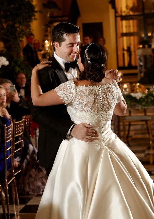 Vestido y tocado de la novia: Pronovias by D’Royal Bride (Suministrada)