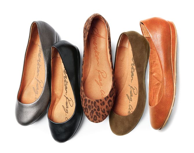 Zapatos American Rag Flats de Macy's.