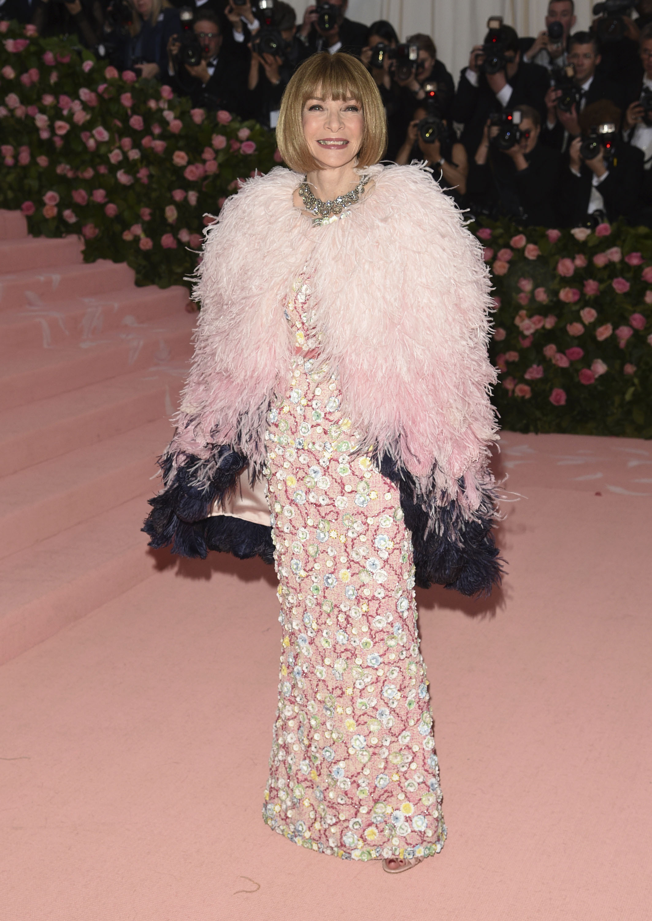La editora de la revista Vogue, y una de las anfitrionas de la gala, Anna Wintour. (AP)