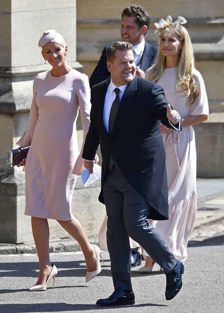 James Corden llega con su esposa Julia Carey a la boda real. (Foto: AP)