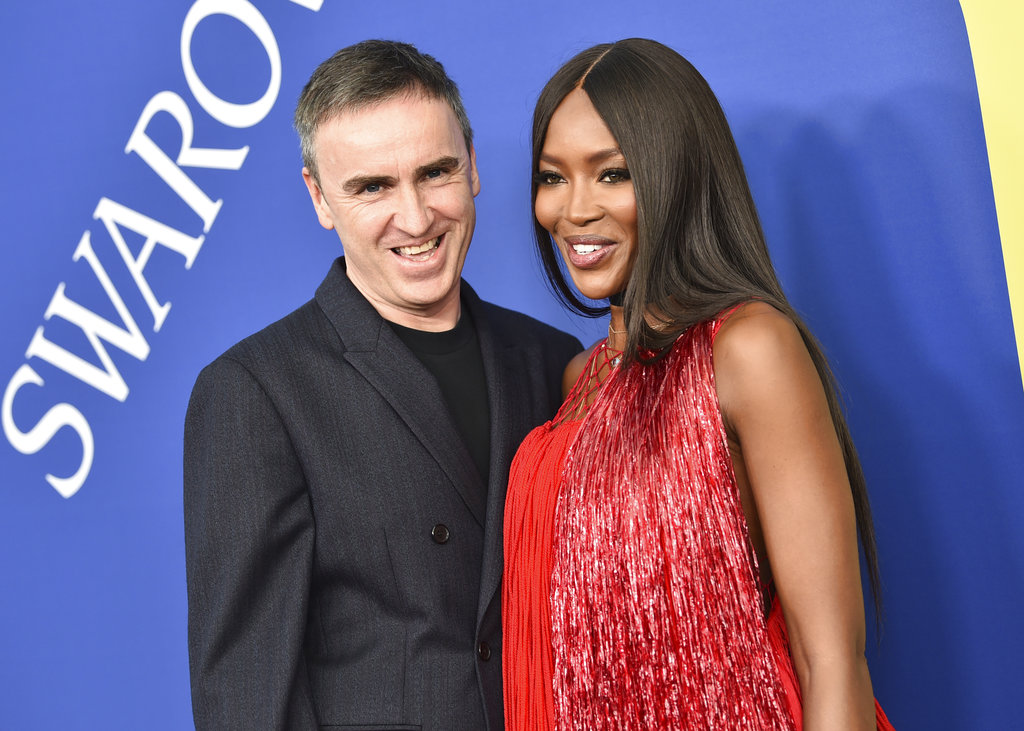 Raf Simons y Naomi Campbell. (AP)