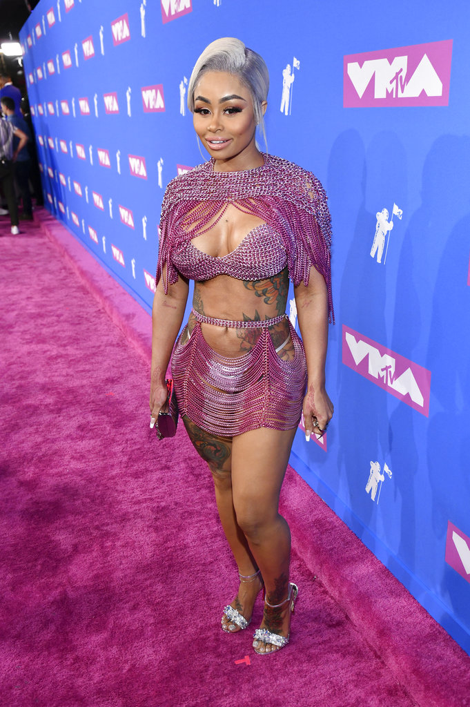 Blac Chyna dejó poco librado a la imaginación con este sugestivo atuendo. (Foto: AP)