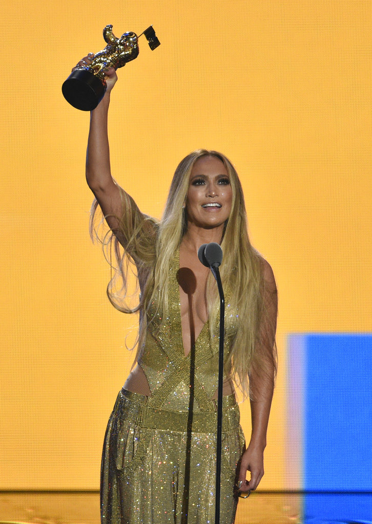 JLo, al recibir el premio Michael Jackson a la Vanguardia en video. (Foto: AP)