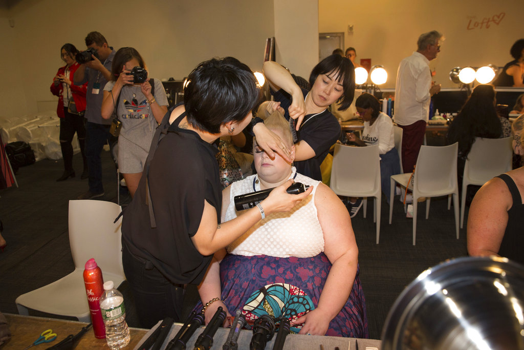 Backstage de la colección de Loft en el New York Fashion Week que eligió modelos XL para su presentación. (Foto: AP)