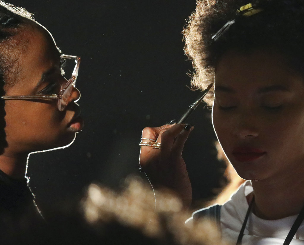 El backstage de Escada en la Semana de la Moda de Nueva York. (Foto: AP)