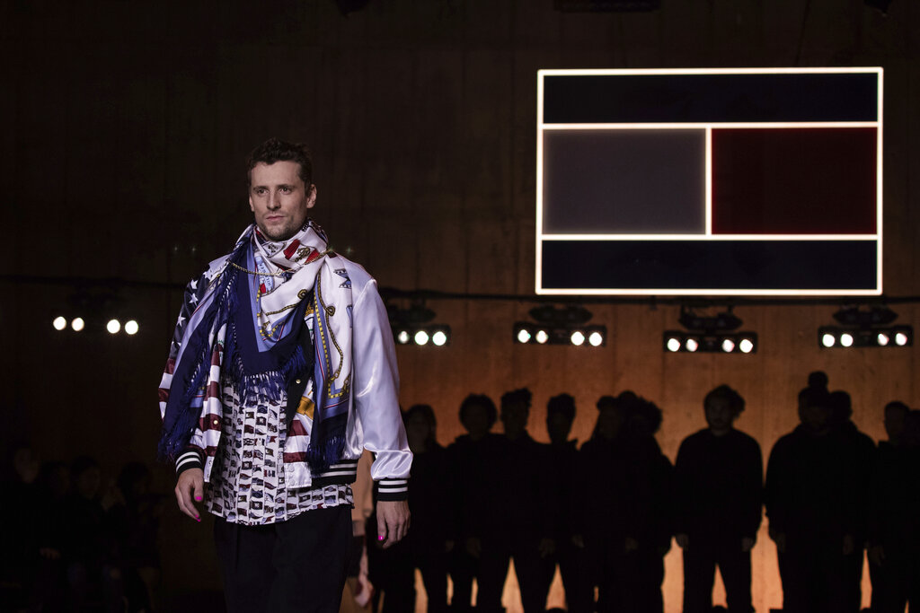 Parte de la colección Otoño-Invierno de Hilfiger. (AP)