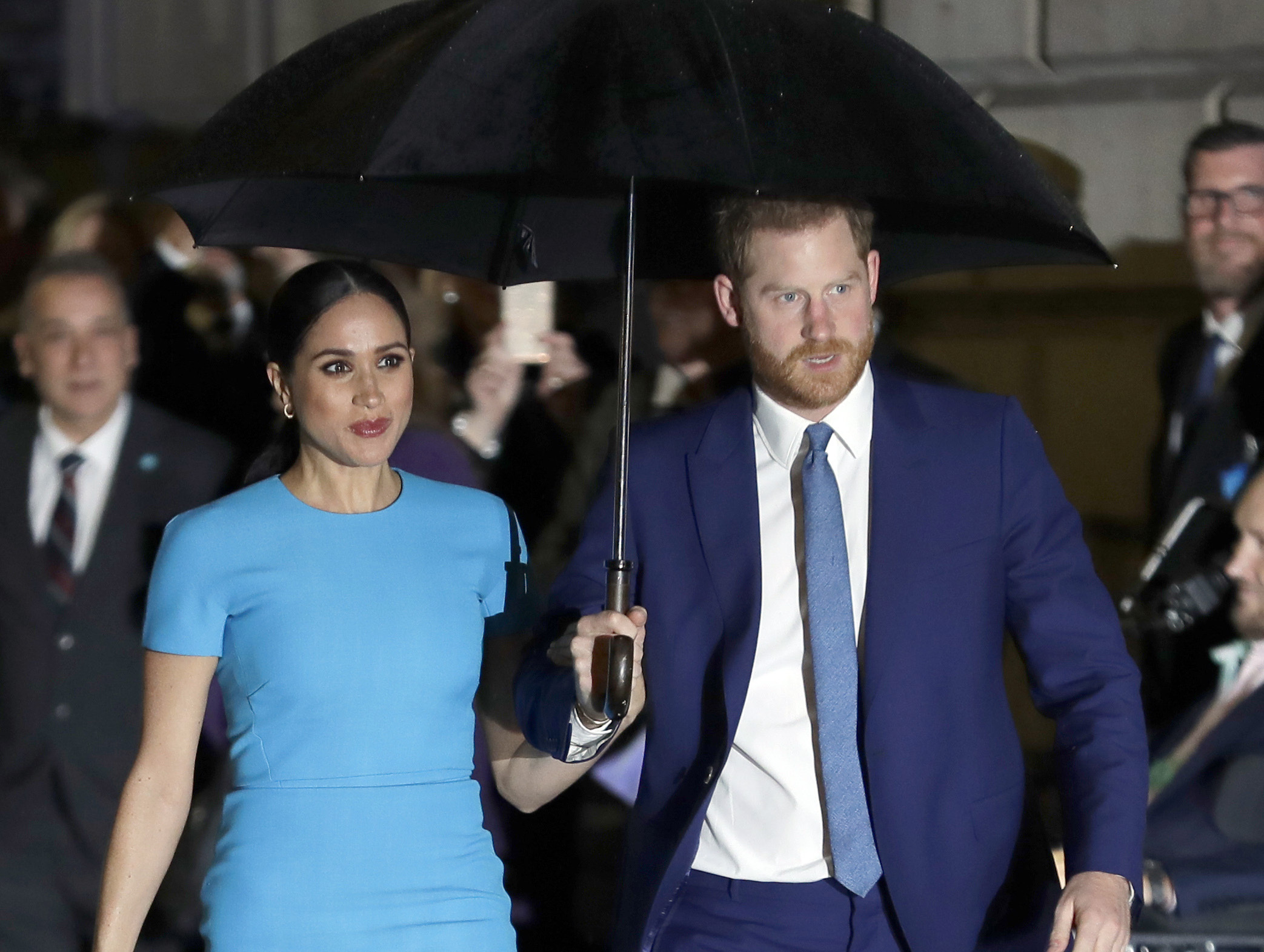 Se espera que en ese último evento oficial la pareja se una a la reina Elizabeth II, a los príncipes Charles y William y a la duquesa de Cambridge. (AP)