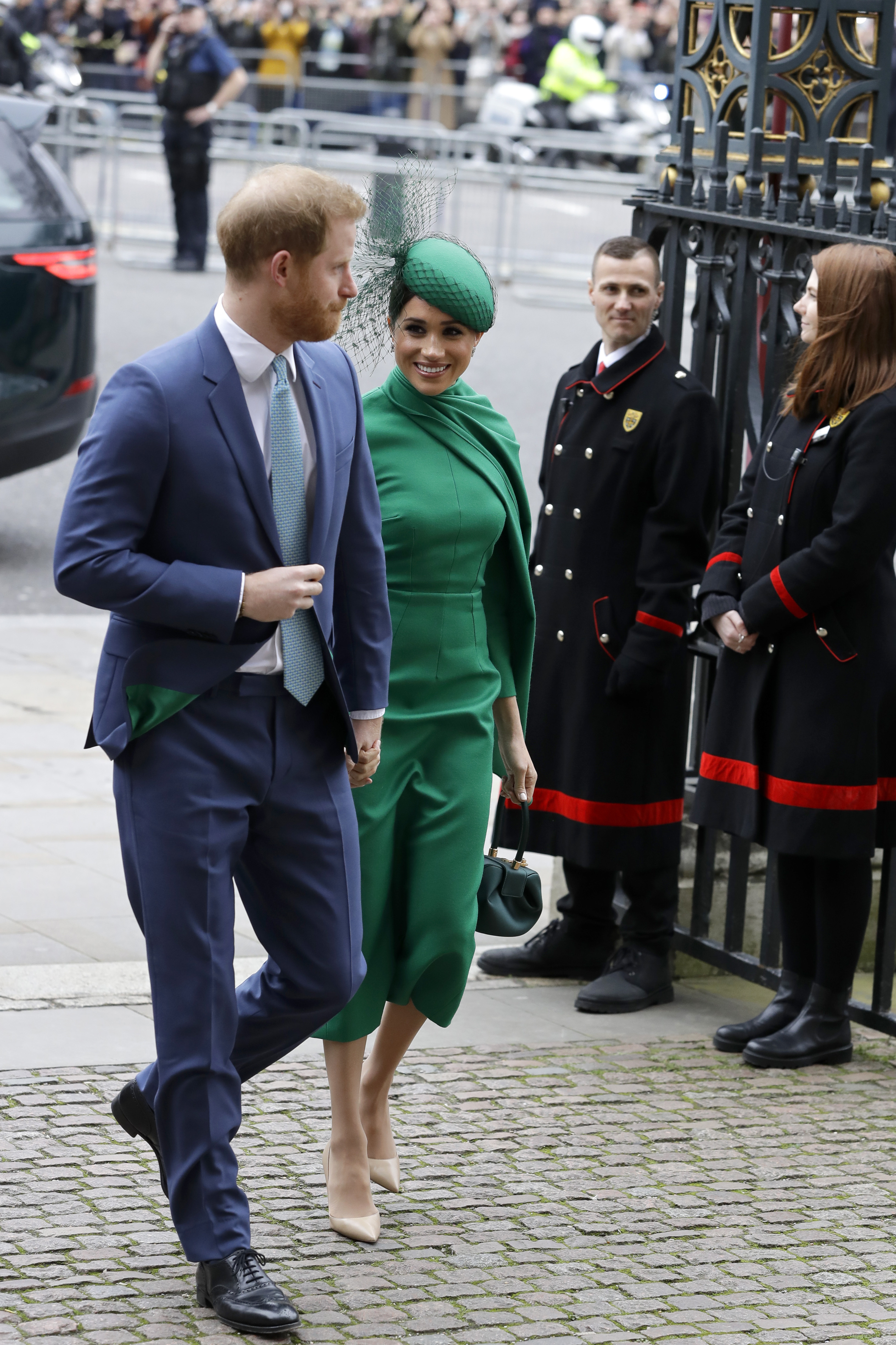 Tras renunciar a la realeza, la pareja dividirá su tiempo entre Londres, Canadá y Los Ángeles. (Phil Harris / Pool via AP)