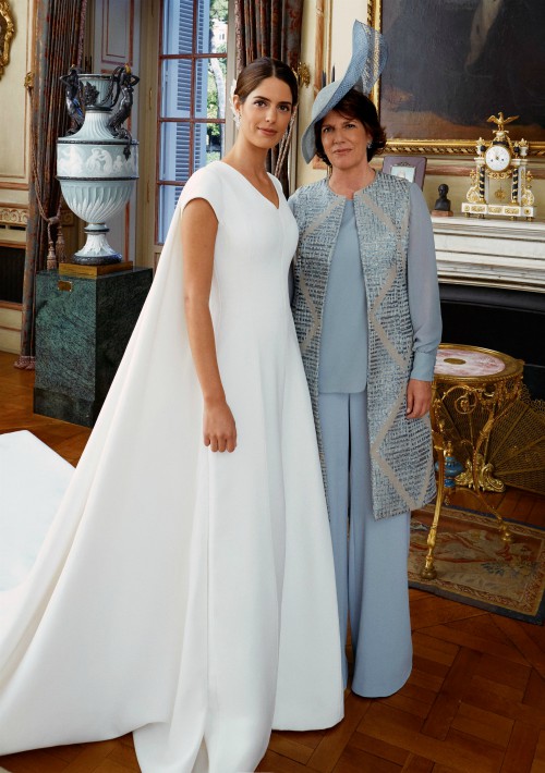 Sofía Palazuelo posa junto a su madre, Sofía Barroso. (Foto: EFE)