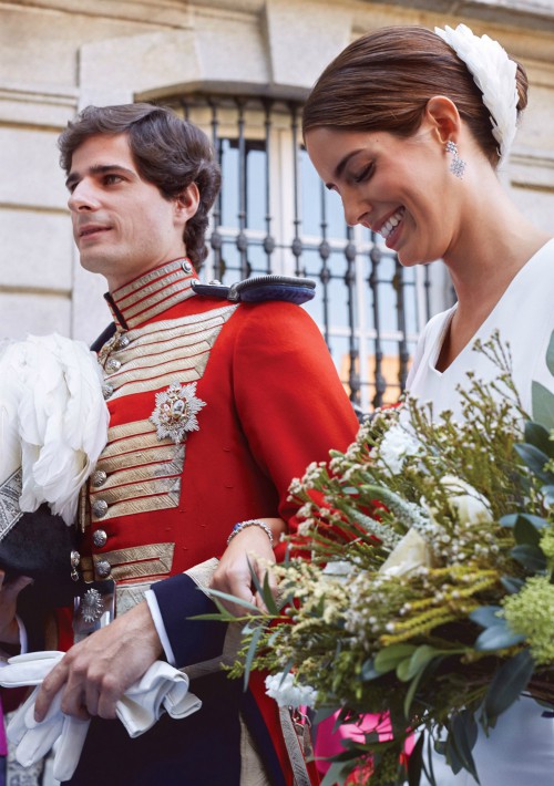 Los novios durante el enlace matrimonial. (Foto: EFE)