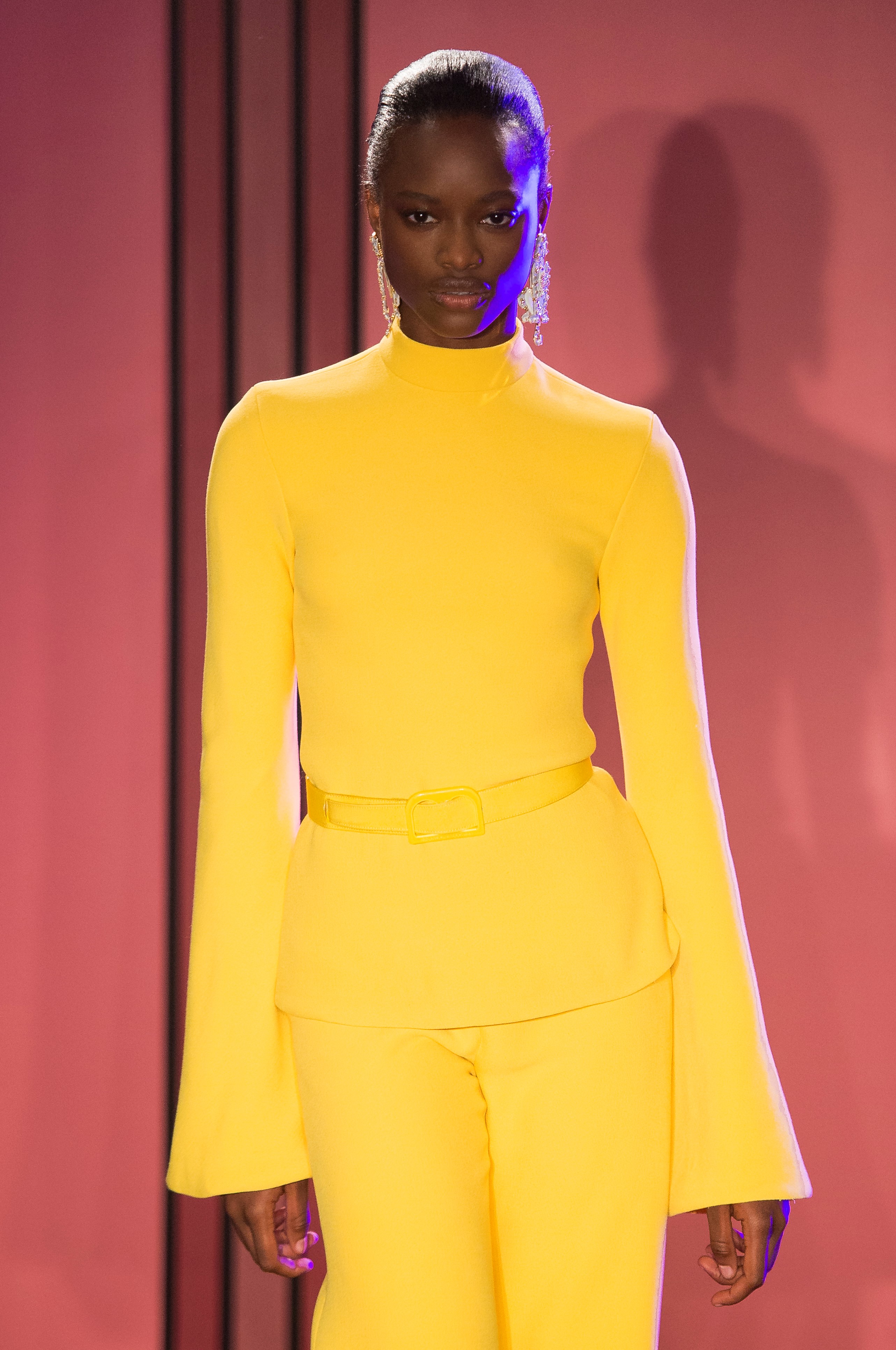 La modelo Mayowa Nicholas fue una de las más solicitadas en las pasarelas. En la foto, en el desfile de Brandon Maxwell. (WGSN)