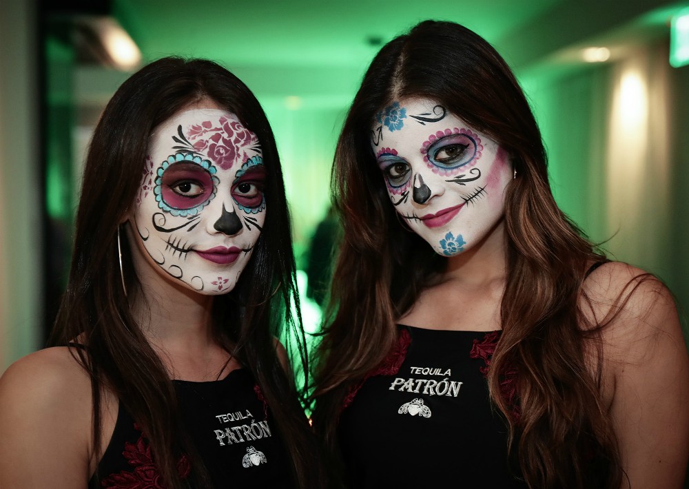 Dos chicas transformadas en Catrinas. (Foto: Suministrada)
