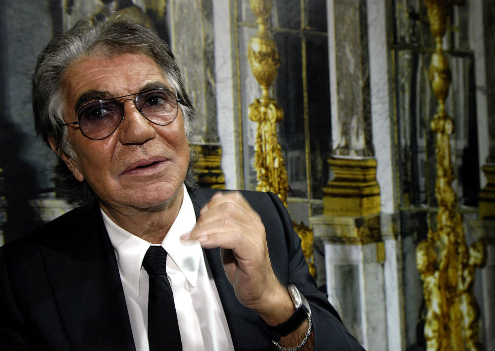 Amante de la moda y de la buena vida, el italiano Roberto Cavalli tiene 76 años. (Archivo)