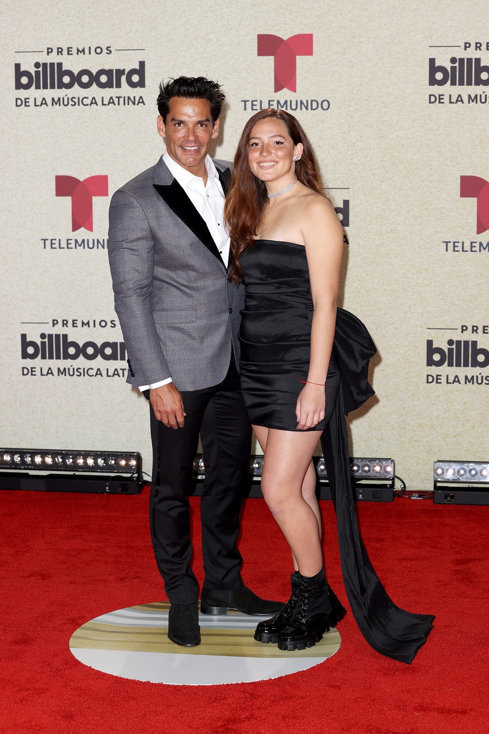 Cristián de la Fuente y su hija Laura. (Suministrada/ Telemundo)