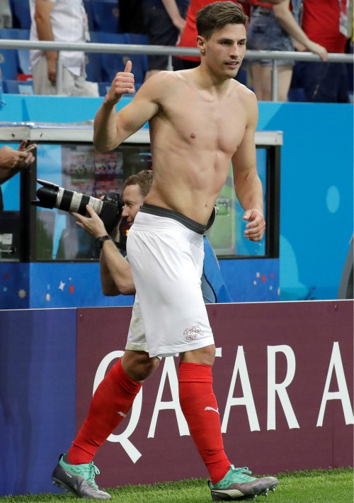 El defensa suizo Fabian Schär tras el partido Brasil-Suiza. (EFE)