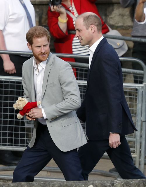 "El príncipe Harry parará en el Dorchester Collection's Coworth Park. Su alteza real estará acompañado por su padrino, el duque de Cambridge", informó la Casa Real. (AP Photo/Frank Augstein)