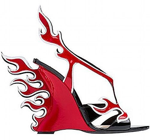 Su lanzamiento en el 2012 fue un éxito inmediato y lo convirtió en objeto de colección. Prada relanza su icónico estilo “Flame” este otoño-invierno 2018. (Foto: Suministrada)
