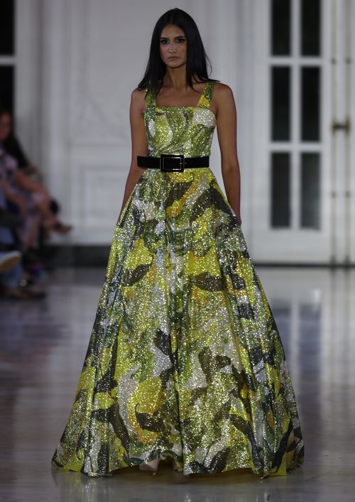 De la colección de Kriado se destacaron los vestidos largos con faldas anchas, los “jumpsuits”, las “maxi skirts”. (Foto: David Villafañe)