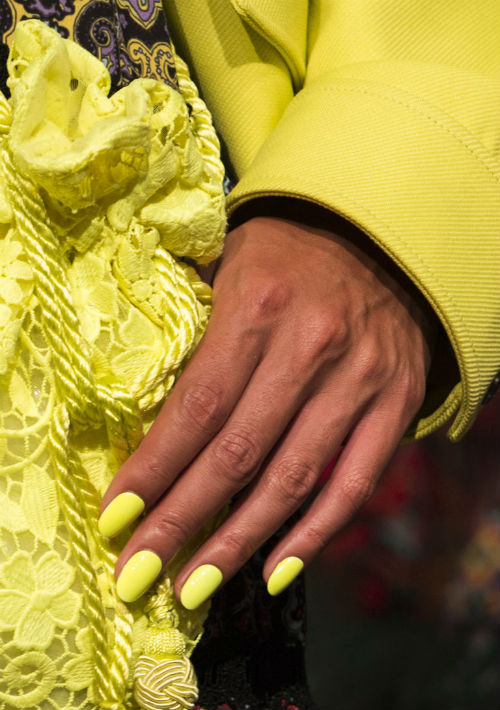 Píntalas de amarillo fluorescente con un acabado de alto brillo. (Foto: WGSN)