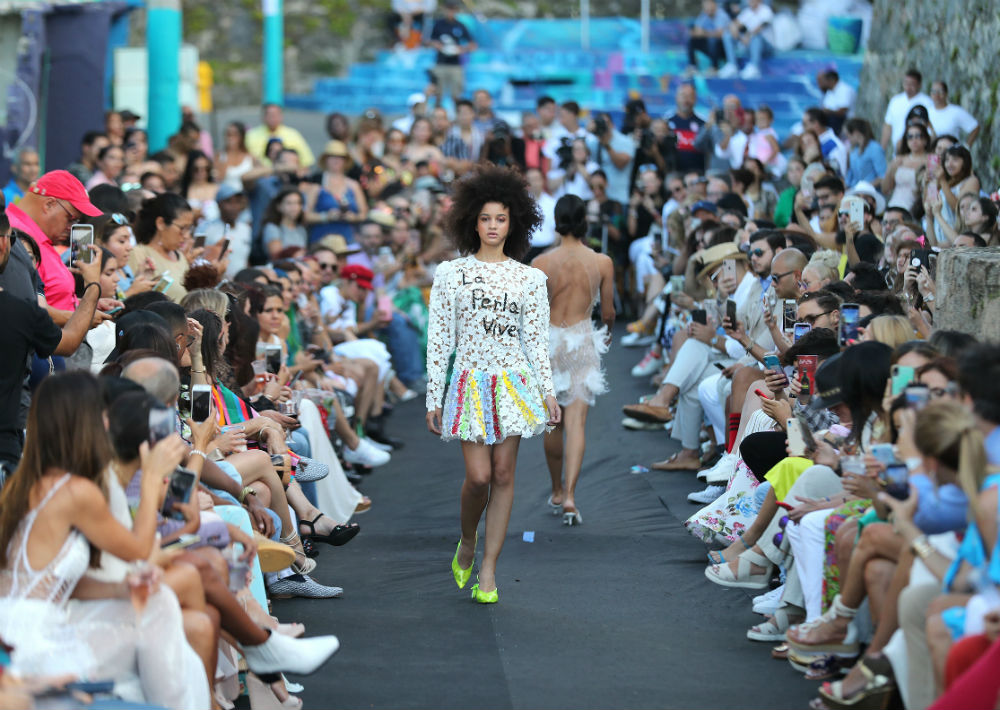 Al desfile asistieron los clientes y seguidores de la diseñadora. (Foto: Juan Luis Martínez)