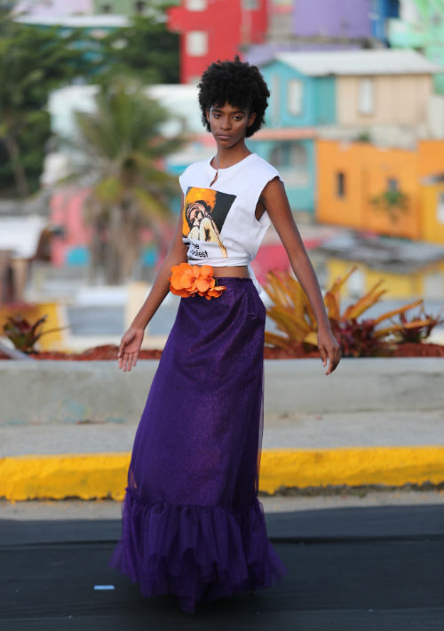 El colorido y la belleza natural que se aprecia cuando se observa a lo lejos la comunidad de La Perla en Viejo San Juan se unió al estilo de Nolasco. (Foto: Juan Luis Martínez)