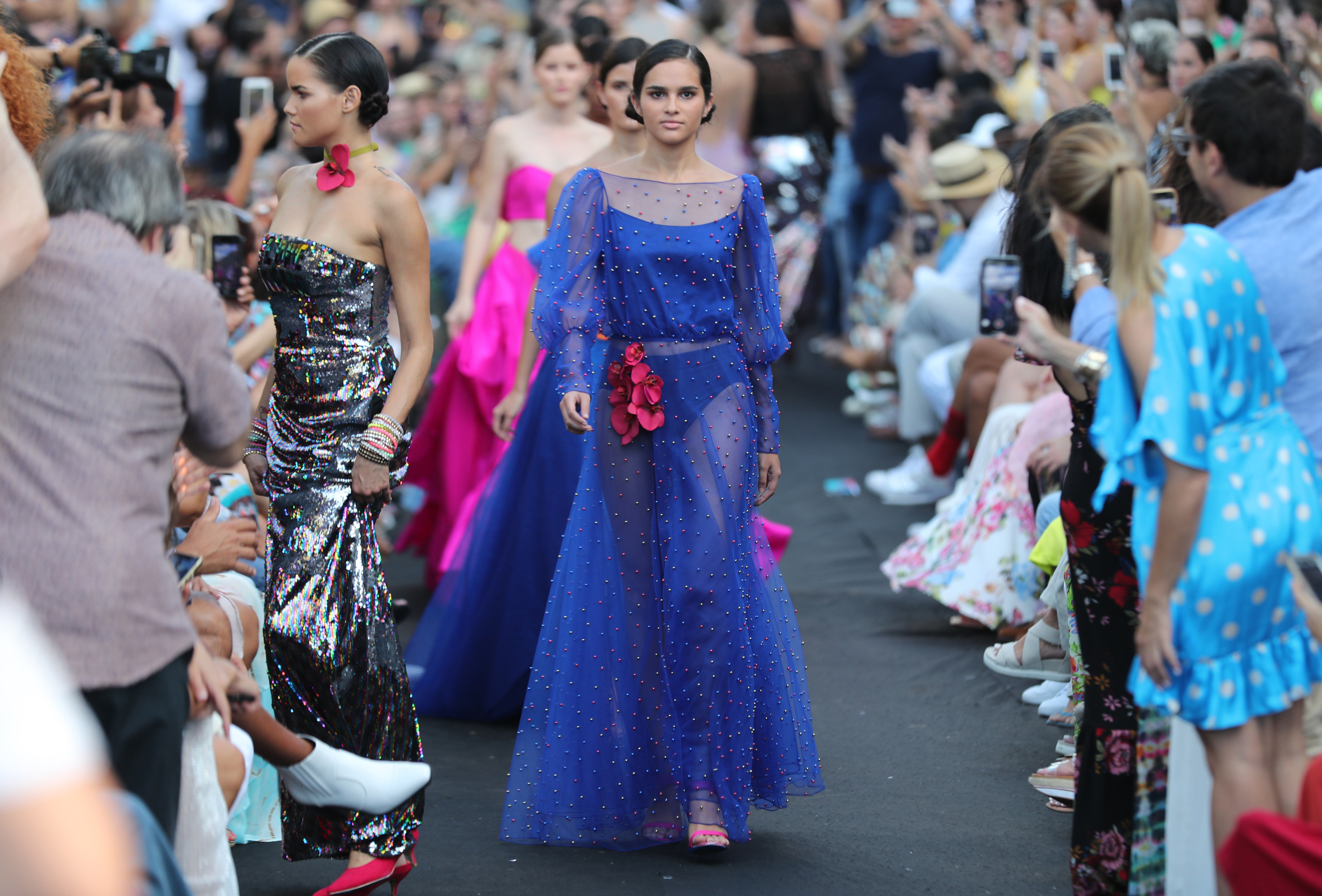 Los colores brillantes también impactaron en el desfile. (Foto: Juan Luis Martínez)