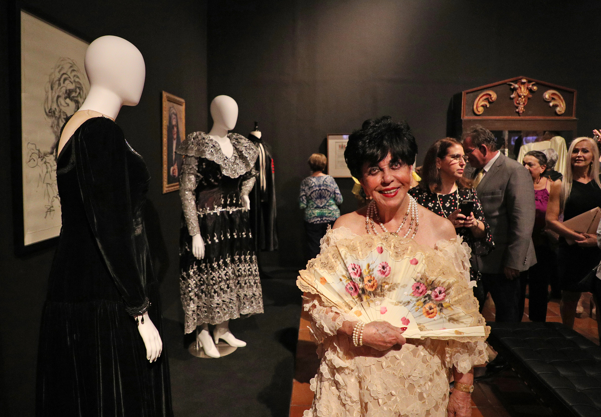 Carlota Alfaro fue una de las diseñadoras puertorriqueñas que confeccionó especialmente para exhibición un vestido inspirado en el estilo de Felisa Rincón de Gautier. (Foto: Juan Luis Martínez)