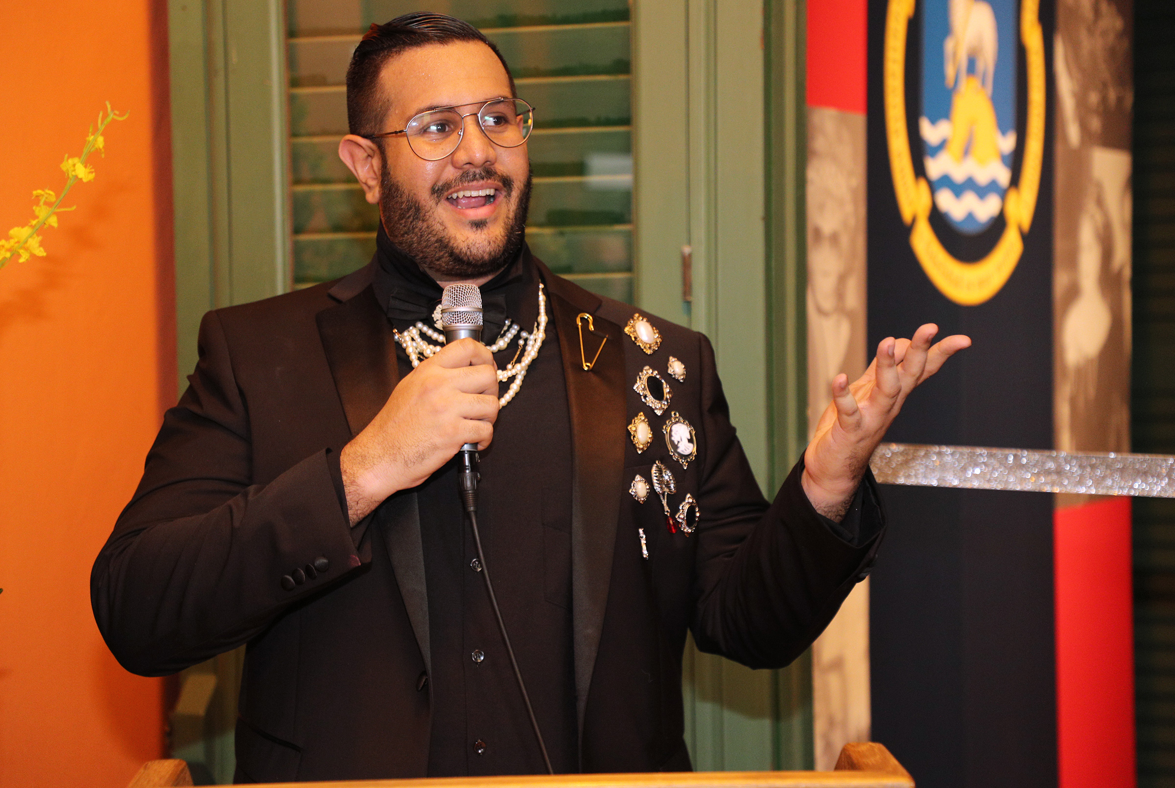 El historiador Joseph Da’Ponte es el curador y presidente del Puerto Rican Fashion History Council. (Foto: Juan Luis Martínez)