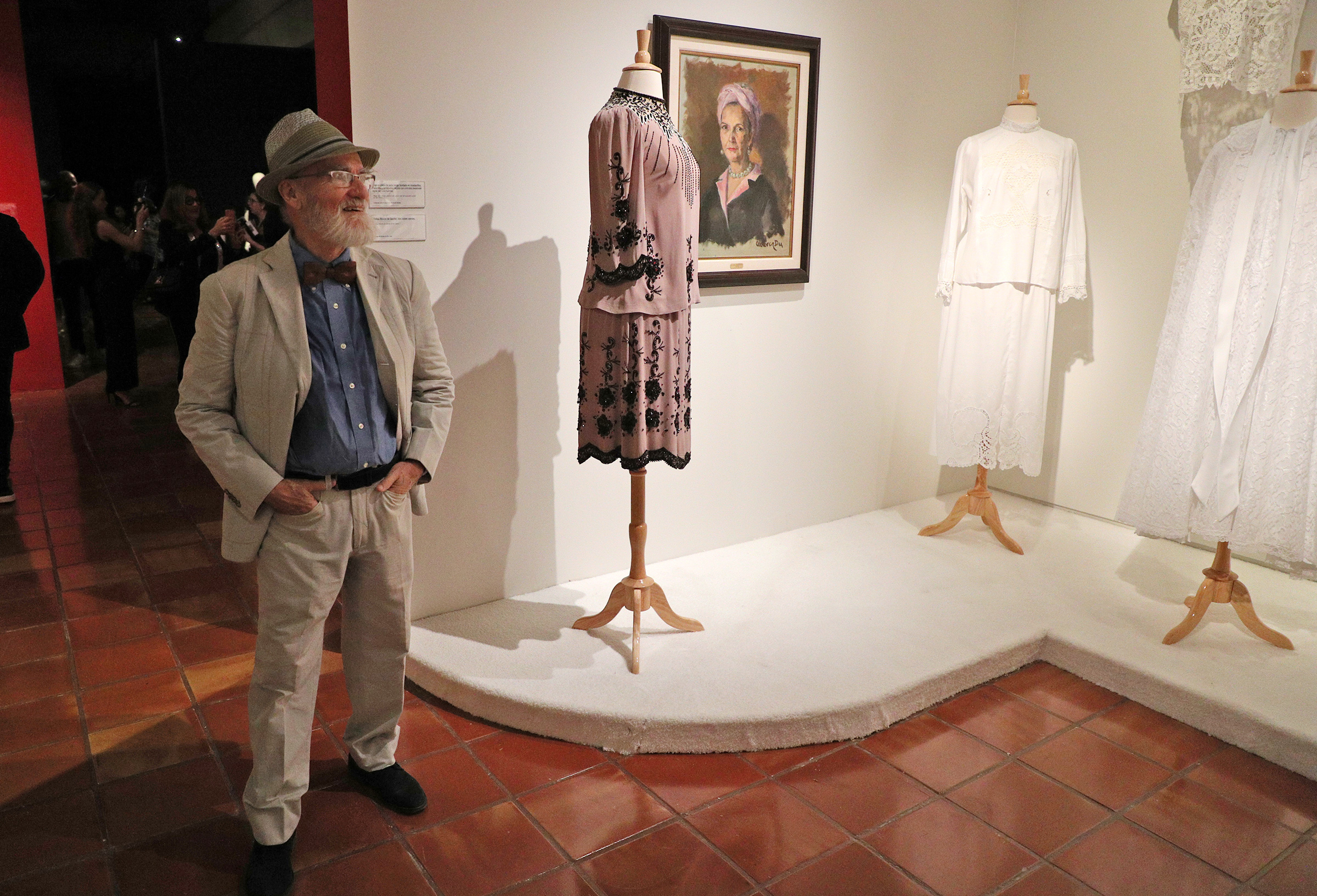 La exhibición incluye obras creadas por el maestro Antonio Martorell para quien fuera alcaldesa de la ciudad de San Juan entre 1946 y 1968. (Foto: Juan Luis Martínez)