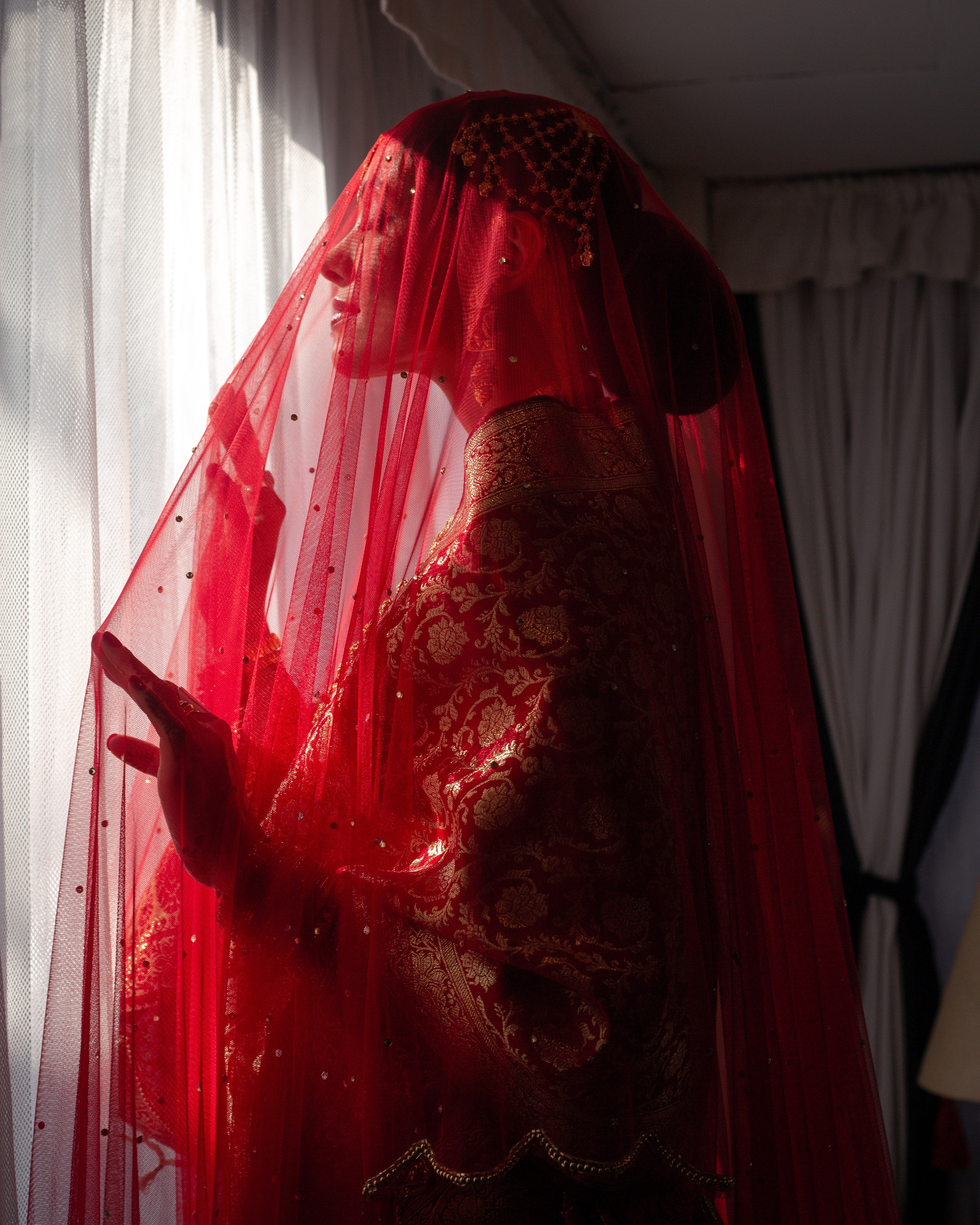 El rojo fue el color seleccionado por la modelo para este evento. (Foto: Wedding City)